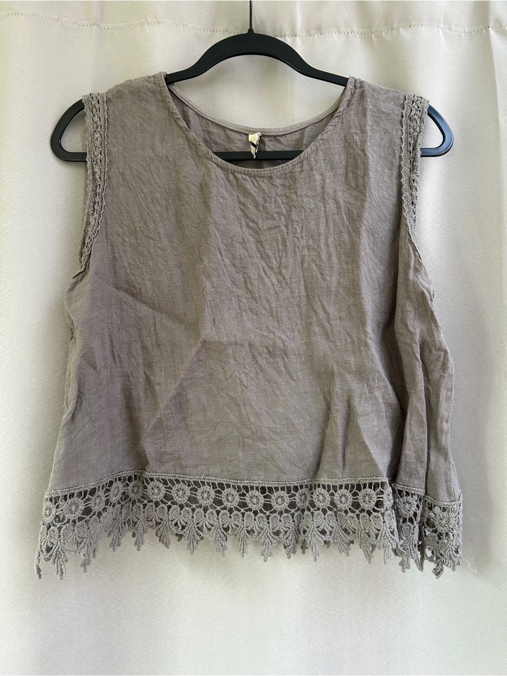 Women’s Sleeveless Crochet-Hem Camisole - Taupe